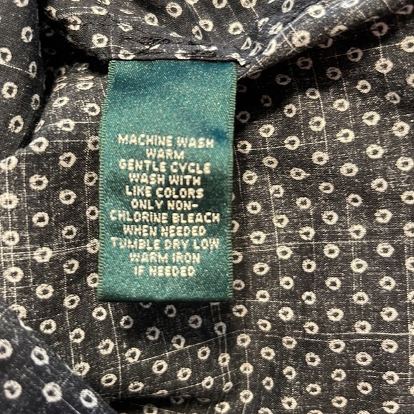 Lauren by Ralph Lauren light weight cotton button down blouse. - Picture 6 of 7